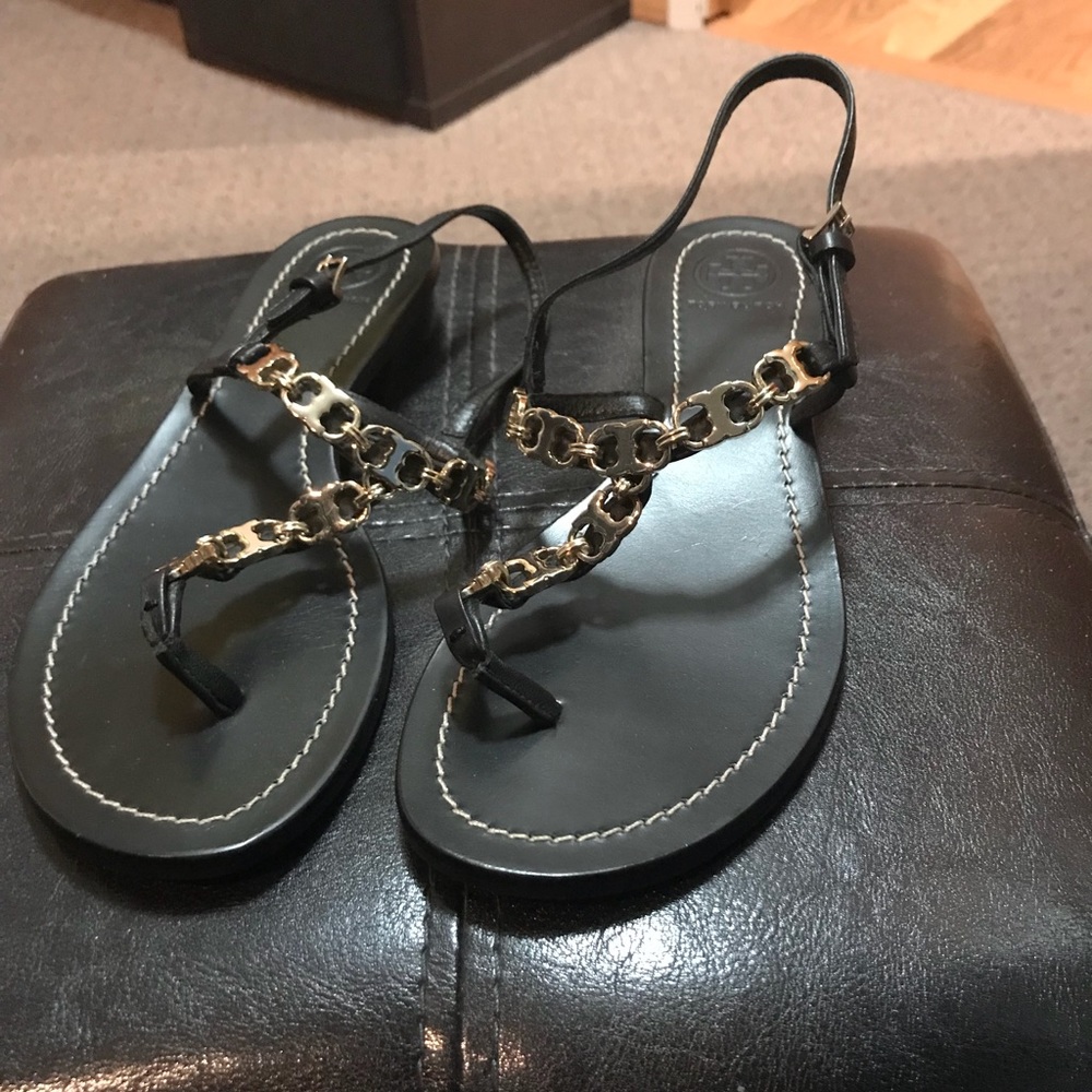 Super nice and new sandal